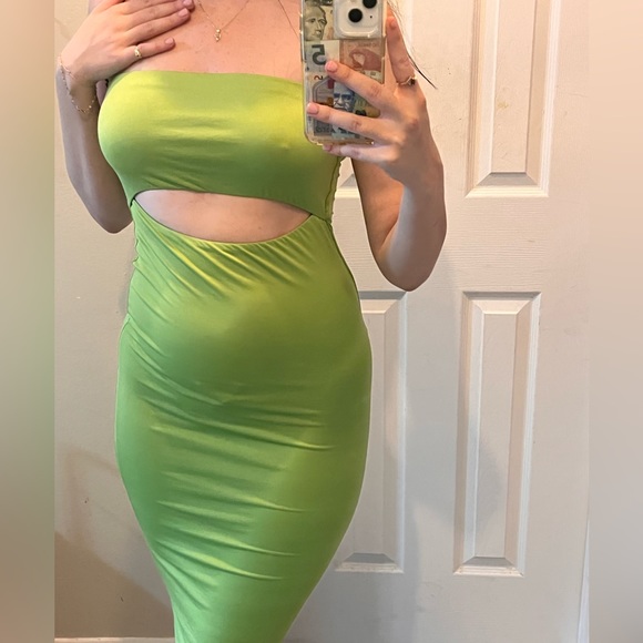XS Green cut out dress - Picture 1 of 6